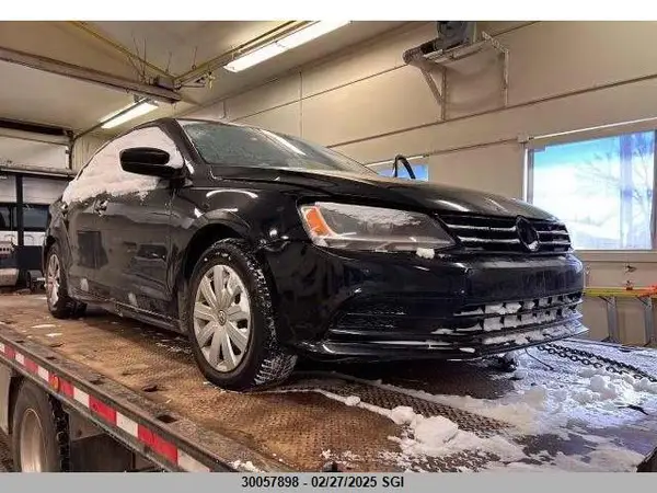 3VW2B7AJ2HM363103 2017 VOLKSWAGEN JETTA - Image 1