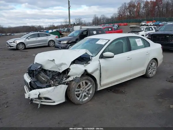 3VW2B7AJ2HM370651 2017 VOLKSWAGEN JETTA - Image 2