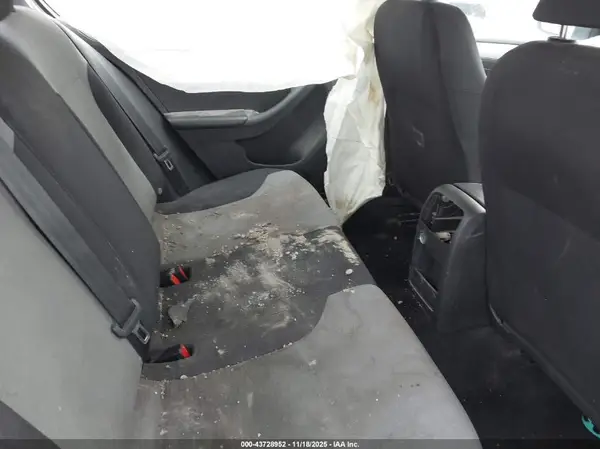 3VW2B7AJ2HM370651 2017 VOLKSWAGEN JETTA - Image 8