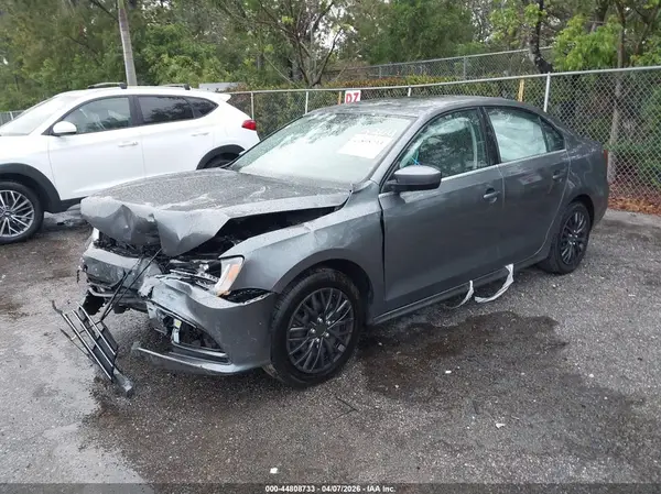 3VW2B7AJ2HM372304 2017 VOLKSWAGEN JETTA - Image 2