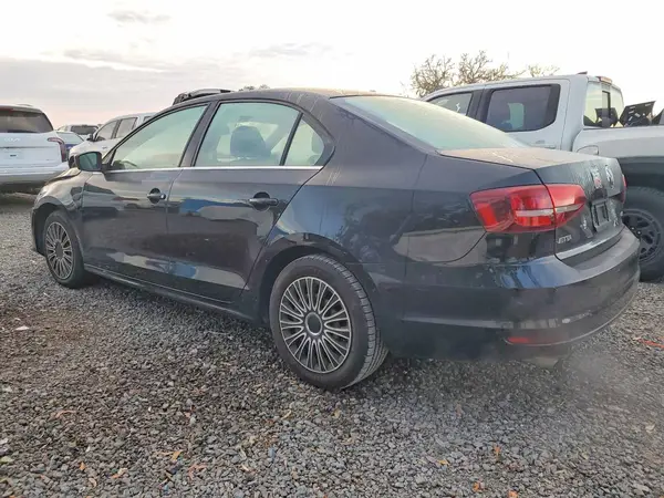 3VW2B7AJ2HM376451 2017 VOLKSWAGEN JETTA - Image 2