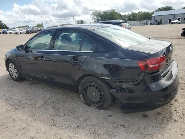 3VW2B7AJ2HM377213 2017 VOLKSWAGEN JETTA - Image 2