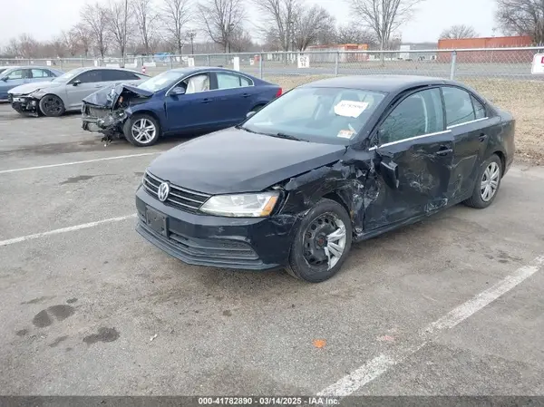 3VW2B7AJ2HM377258 2017 VOLKSWAGEN JETTA - Image 2