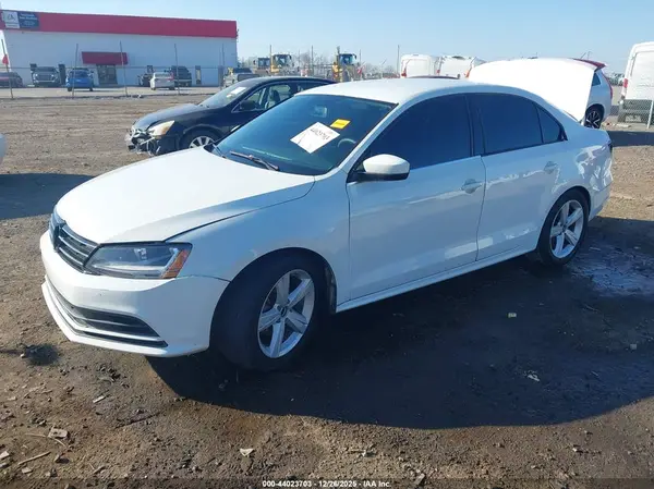 3VW2B7AJ2HM378197 2017 VOLKSWAGEN JETTA - Image 2