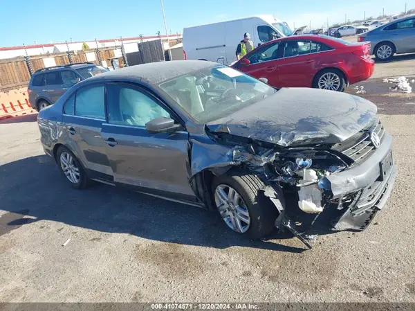 3VW2B7AJ2HM379172 2017 VOLKSWAGEN JETTA - Image 1