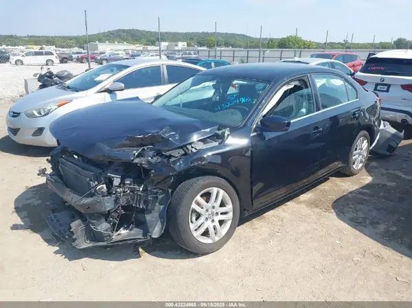 3VW2B7AJ2HM379401 2017 VOLKSWAGEN JETTA - Image 2