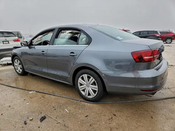 3VW2B7AJ2HM384114 2017 VOLKSWAGEN JETTA - Image 2