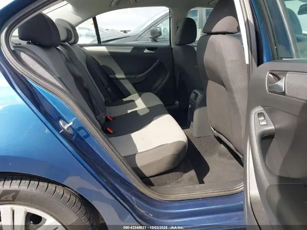 3VW2B7AJ2HM387806 2017 VOLKSWAGEN JETTA - Image 8