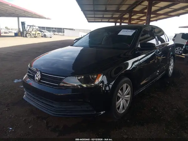 3VW2B7AJ2HM393394 2017 VOLKSWAGEN JETTA - Image 2