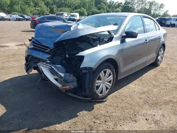 3VW2B7AJ2HM398580 2017 VOLKSWAGEN JETTA - Image 2
