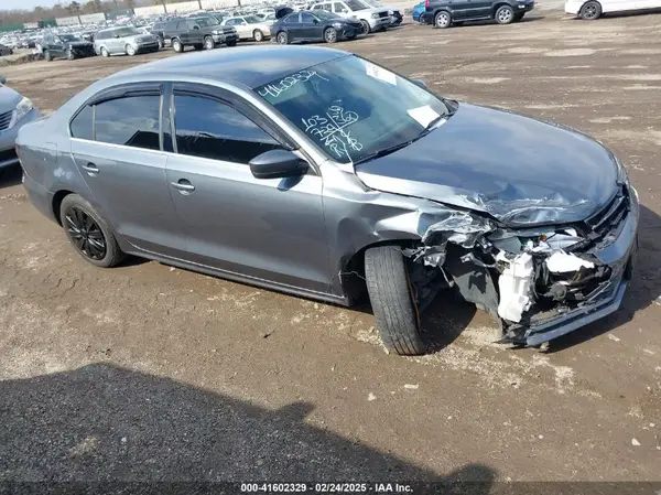 3VW2B7AJ2HM401574 2017 VOLKSWAGEN JETTA - Image 1