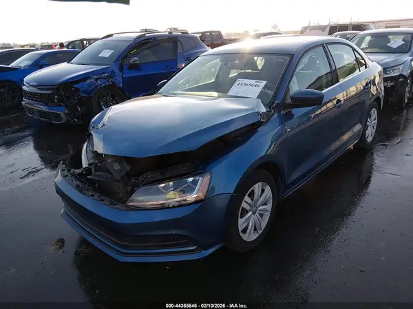 3VW2B7AJ2HM403647 2017 VOLKSWAGEN JETTA - Image 2