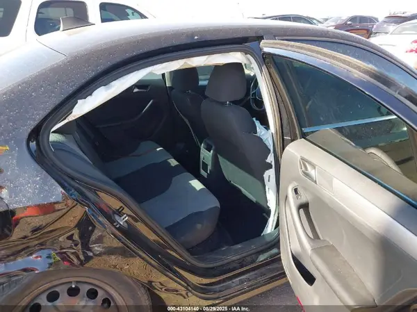 3VW2B7AJ2HM404670 2017 VOLKSWAGEN JETTA - Image 8