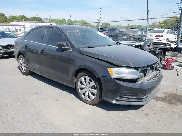 3VW2B7AJ2HM405379 2017 VOLKSWAGEN JETTA - Image 1