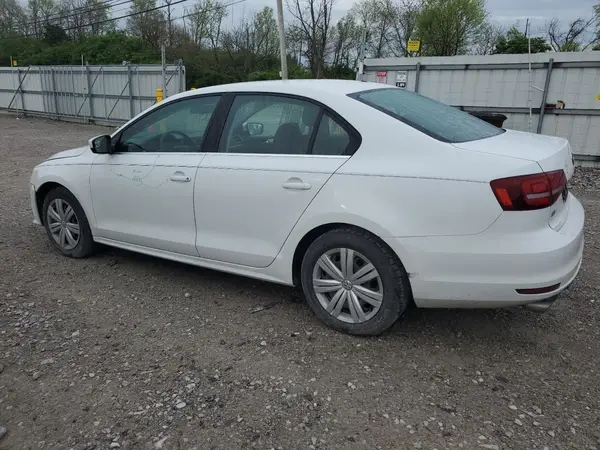 3VW2B7AJ2HM406175 2017 VOLKSWAGEN JETTA - Image 2