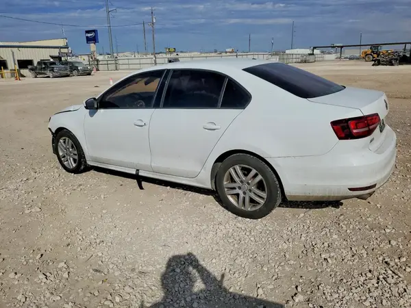3VW2B7AJ2JM204006 2018 VOLKSWAGEN JETTA - Image 2