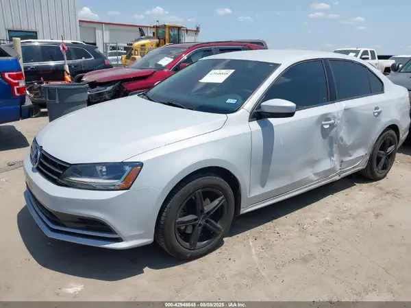 3VW2B7AJ2JM204216 2018 VOLKSWAGEN JETTA - Image 2