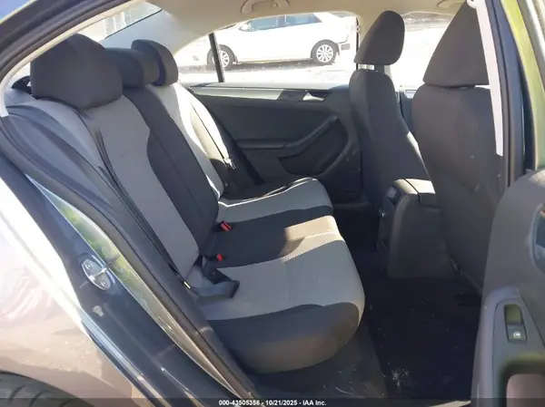 3VW2B7AJ2JM204507 2018 VOLKSWAGEN JETTA - Image 8