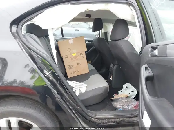 3VW2B7AJ2JM210002 2018 VOLKSWAGEN JETTA - Image 8
