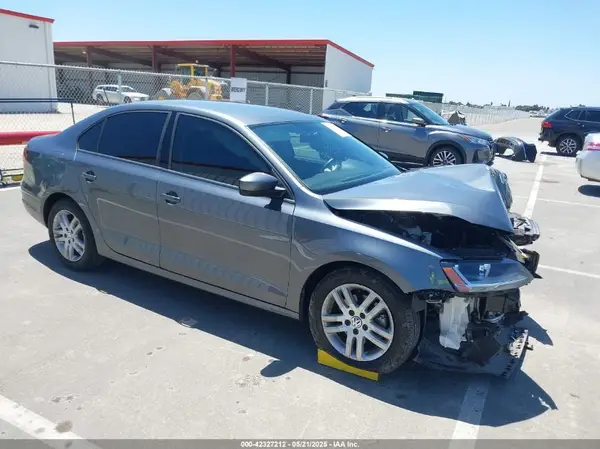 3VW2B7AJ2JM227060 2018 VOLKSWAGEN JETTA - Image 1