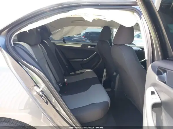 3VW2B7AJ2JM227060 2018 VOLKSWAGEN JETTA - Image 8