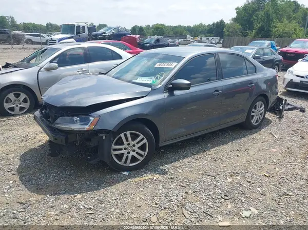 3VW2B7AJ2JM237216 2018 VOLKSWAGEN JETTA - Image 2