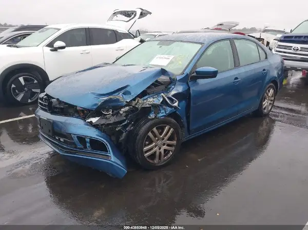 3VW2B7AJ2JM238687 2018 VOLKSWAGEN JETTA - Image 2