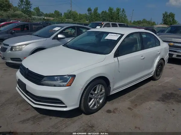 3VW2B7AJ2JM246997 2018 VOLKSWAGEN JETTA - Image 2