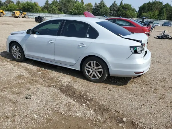 3VW2B7AJ2JM256073 2018 VOLKSWAGEN JETTA - Image 2