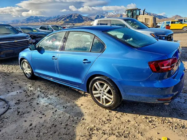 3VW2B7AJ2JM259667 2018 VOLKSWAGEN JETTA - Image 2