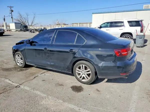3VW2B7AJ2JM260690 2018 VOLKSWAGEN JETTA - Image 2