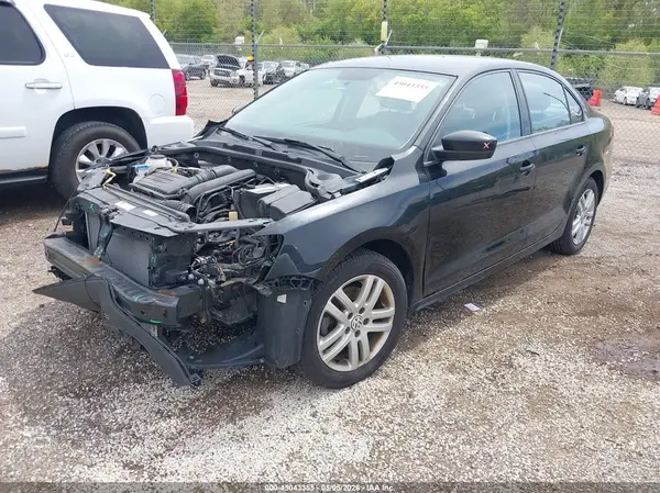 3VW2B7AJ2JM261368 2018 VOLKSWAGEN JETTA - Image 2