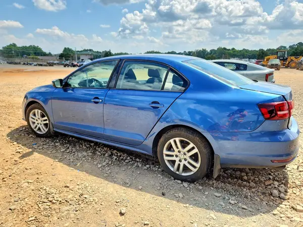 3VW2B7AJ2JM262567 2018 VOLKSWAGEN JETTA - Image 2