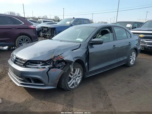 3VW2B7AJ2JM263556 2018 VOLKSWAGEN JETTA - Image 2