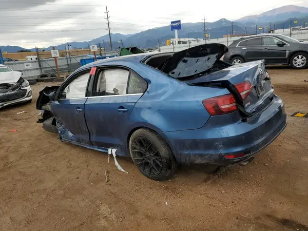 3VW2B7AJ3HM213825 2017 VOLKSWAGEN JETTA - Image 2