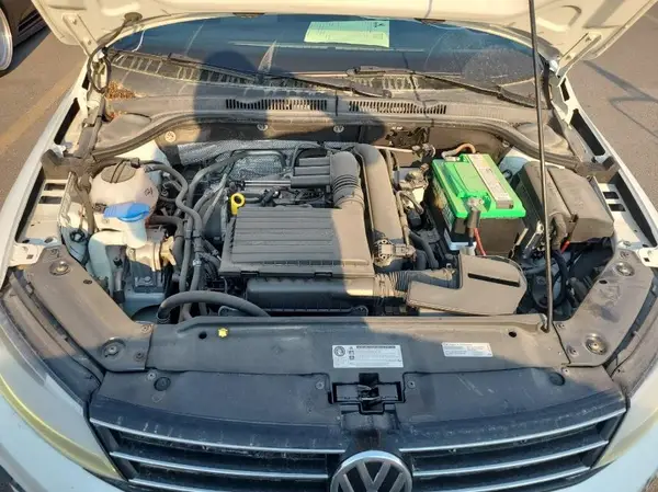 3VW2B7AJ3HM215509 2017 VOLKSWAGEN JETTA - Image 2