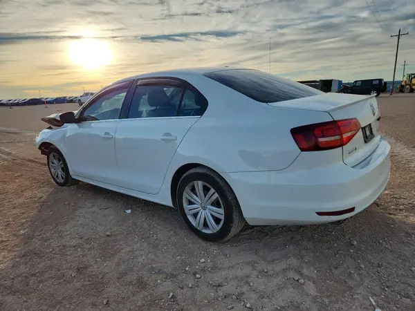 3VW2B7AJ3HM216675 2017 VOLKSWAGEN JETTA - Image 2