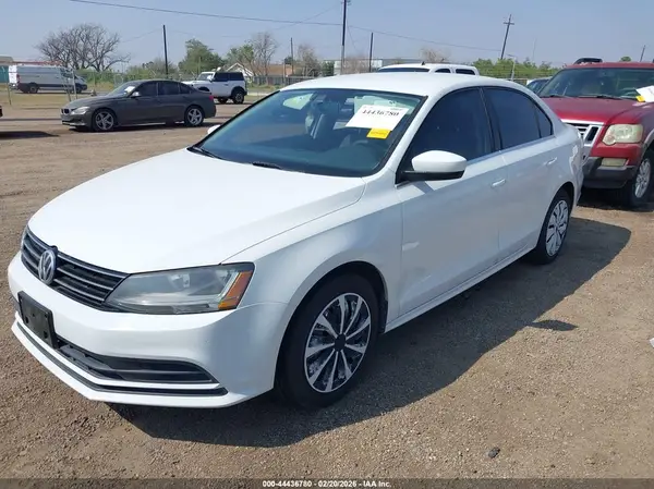 3VW2B7AJ3HM217776 2017 VOLKSWAGEN JETTA - Image 2