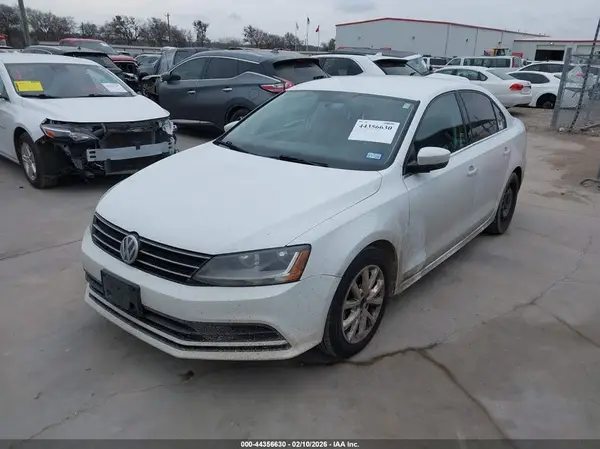 3VW2B7AJ3HM236926 2017 VOLKSWAGEN JETTA - Image 2