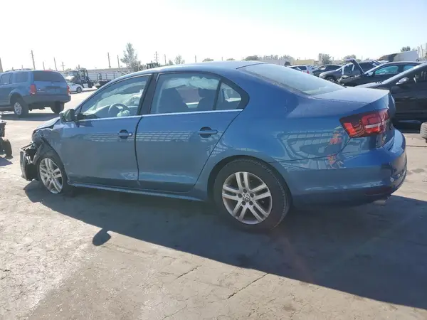 3VW2B7AJ3HM249823 2017 VOLKSWAGEN JETTA - Image 2