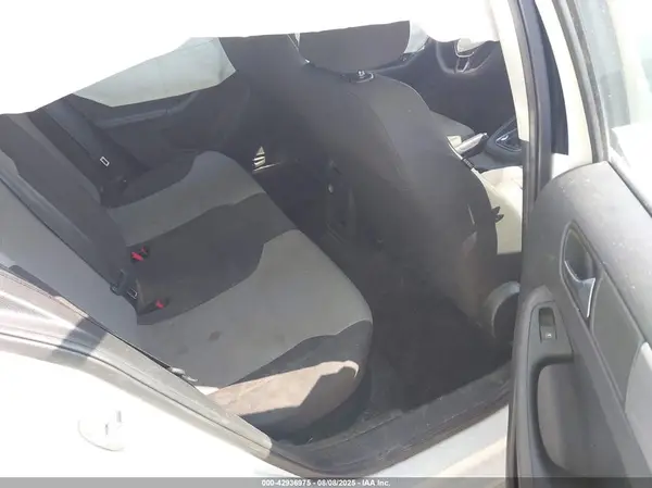3VW2B7AJ3HM250650 2017 VOLKSWAGEN JETTA - Image 8
