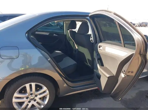3VW2B7AJ3HM252933 2017 VOLKSWAGEN JETTA - Image 8
