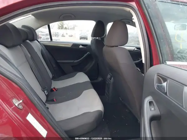 3VW2B7AJ3HM261258 2017 VOLKSWAGEN JETTA - Image 8