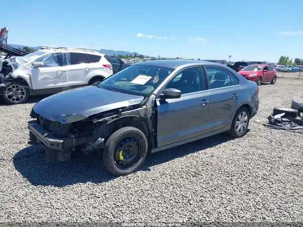 3VW2B7AJ3HM279338 2017 VOLKSWAGEN JETTA - Image 2
