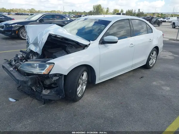 3VW2B7AJ3HM285723 2017 VOLKSWAGEN JETTA - Image 2