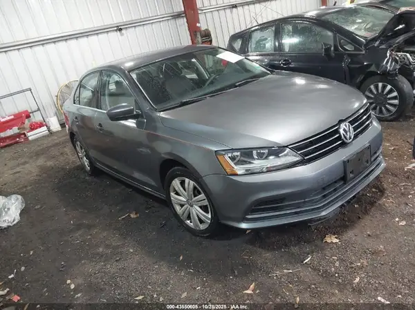 3VW2B7AJ3HM301385 2017 VOLKSWAGEN JETTA - Image 1
