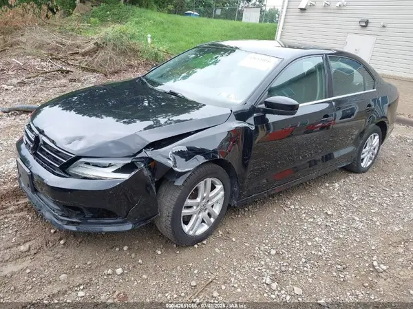 3VW2B7AJ3HM303198 2017 VOLKSWAGEN JETTA - Image 2