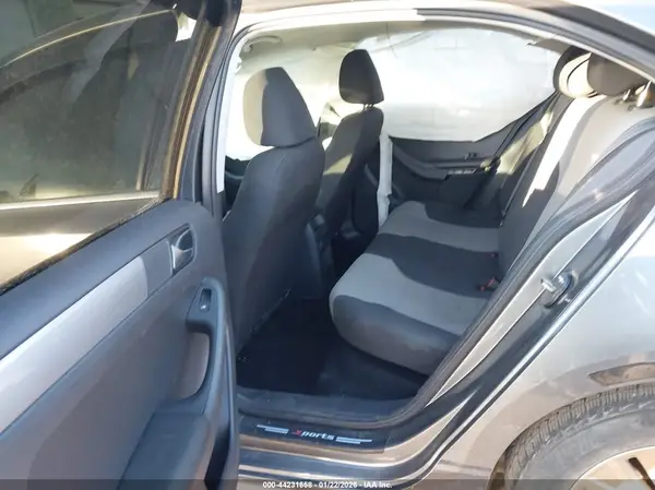 3VW2B7AJ3HM310037 2017 VOLKSWAGEN JETTA - Image 8
