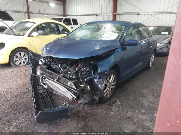 3VW2B7AJ3HM310703 2017 VOLKSWAGEN JETTA - Image 2