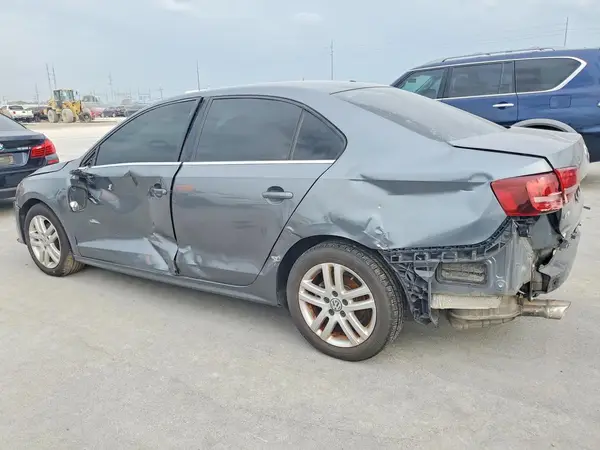 3VW2B7AJ3HM317960 2017 VOLKSWAGEN JETTA - Image 2